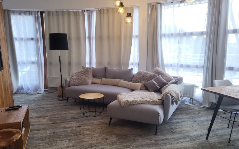 Apartmán 9 - Dvoulůžkové apartmá s palandou a rozkládací pohovkou